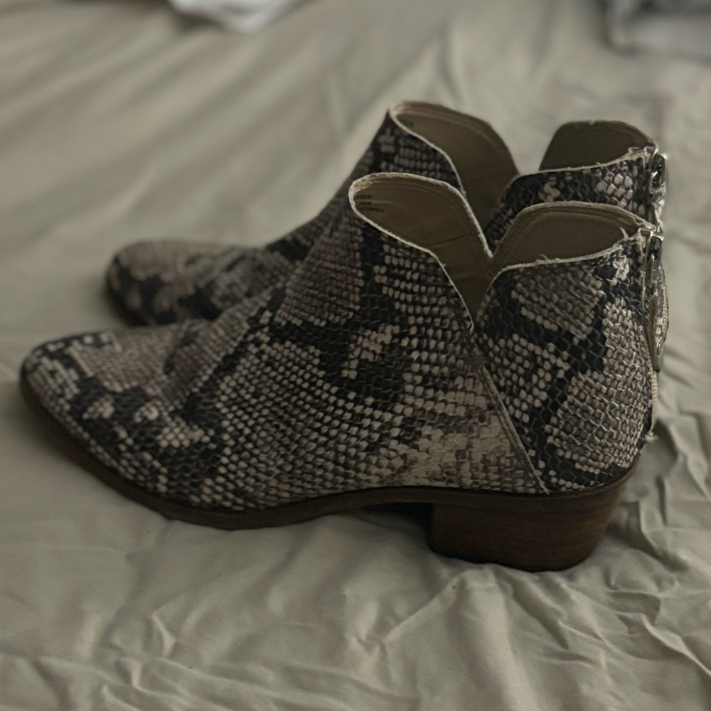 Dolce Vita Ankle Boots